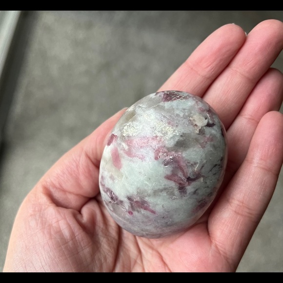 Rubellite Palm Stone - Picture 12 of 14